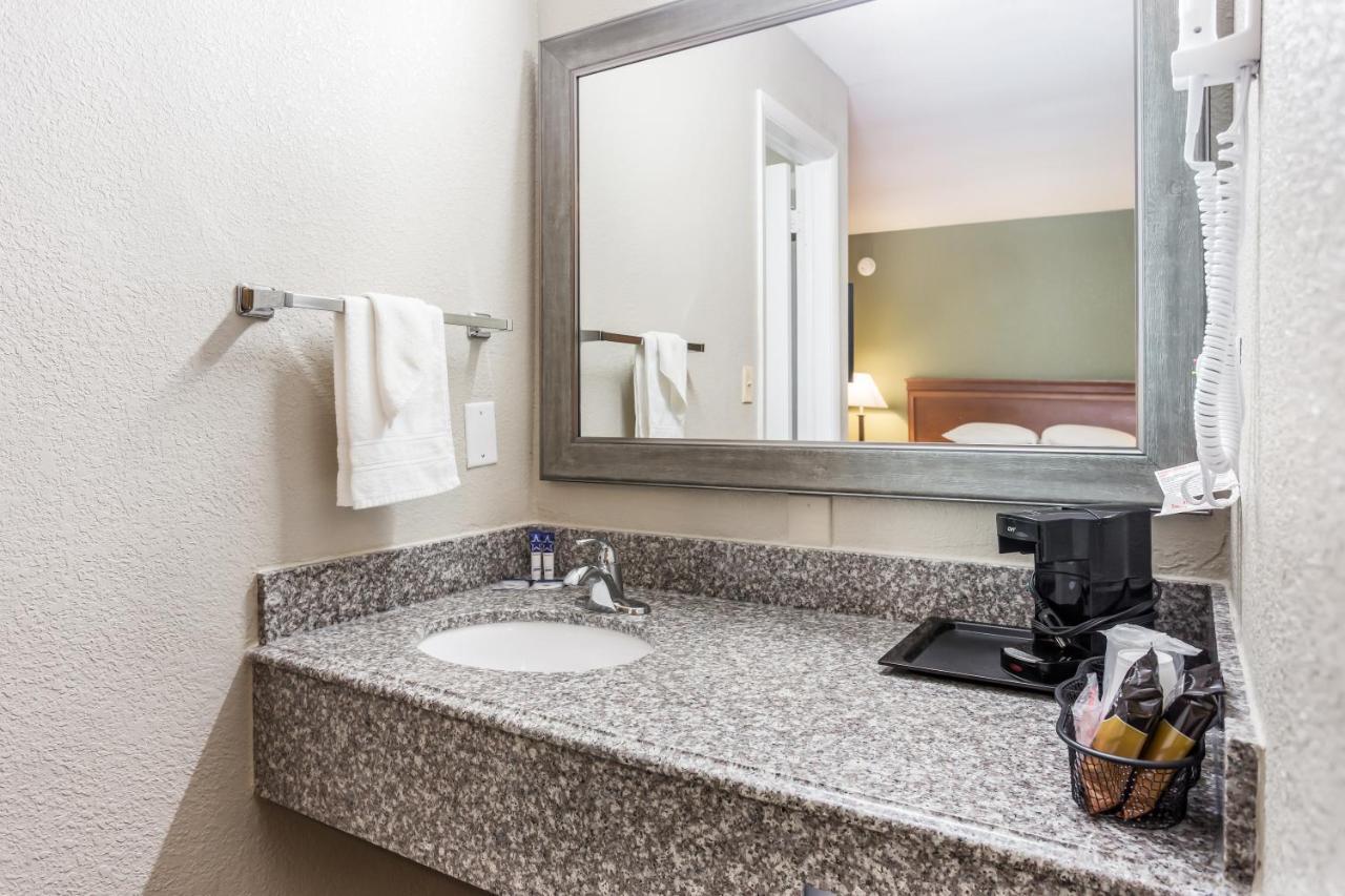Americas Best Value Inn - Lebanon Bagian luar foto